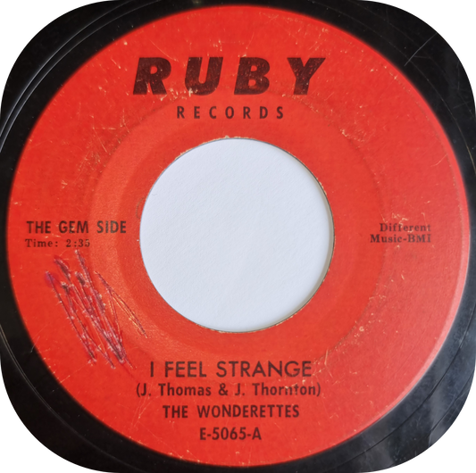 Wonderettes, The - I Feel Strange - Ruby