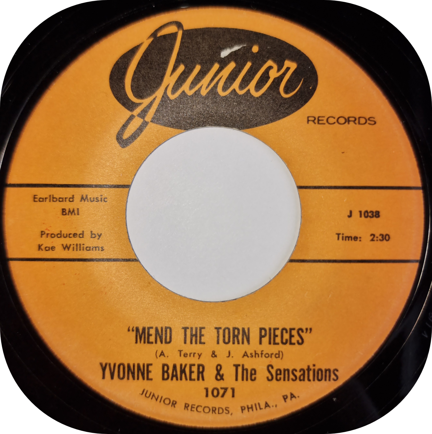 Yvonne Baker - I Can't Change - Junior
